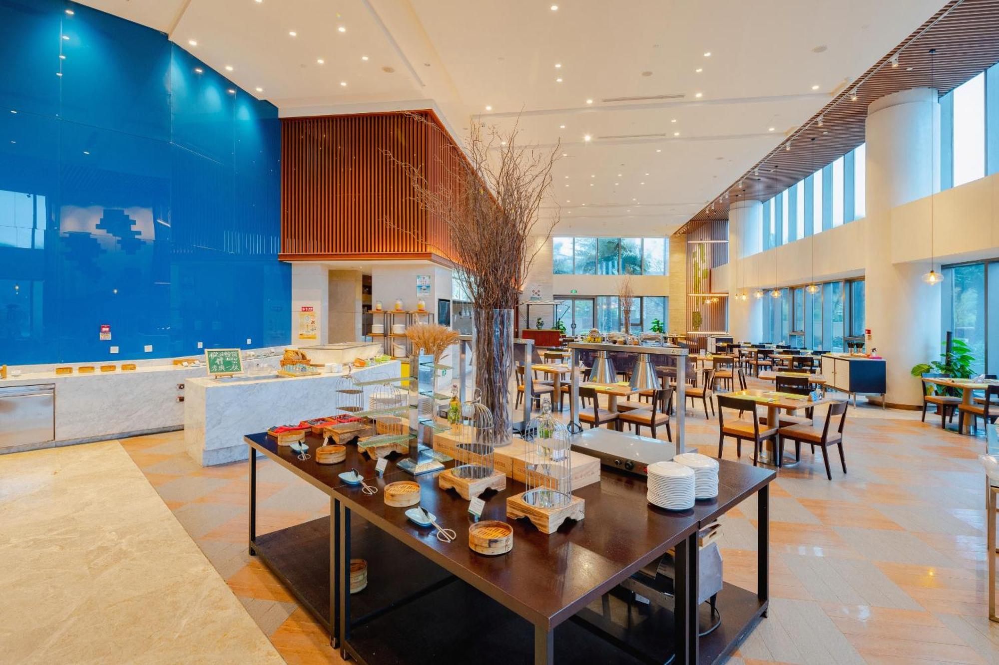 Holiday Inn Haikou West Coast By Ihg Eksteriør billede
