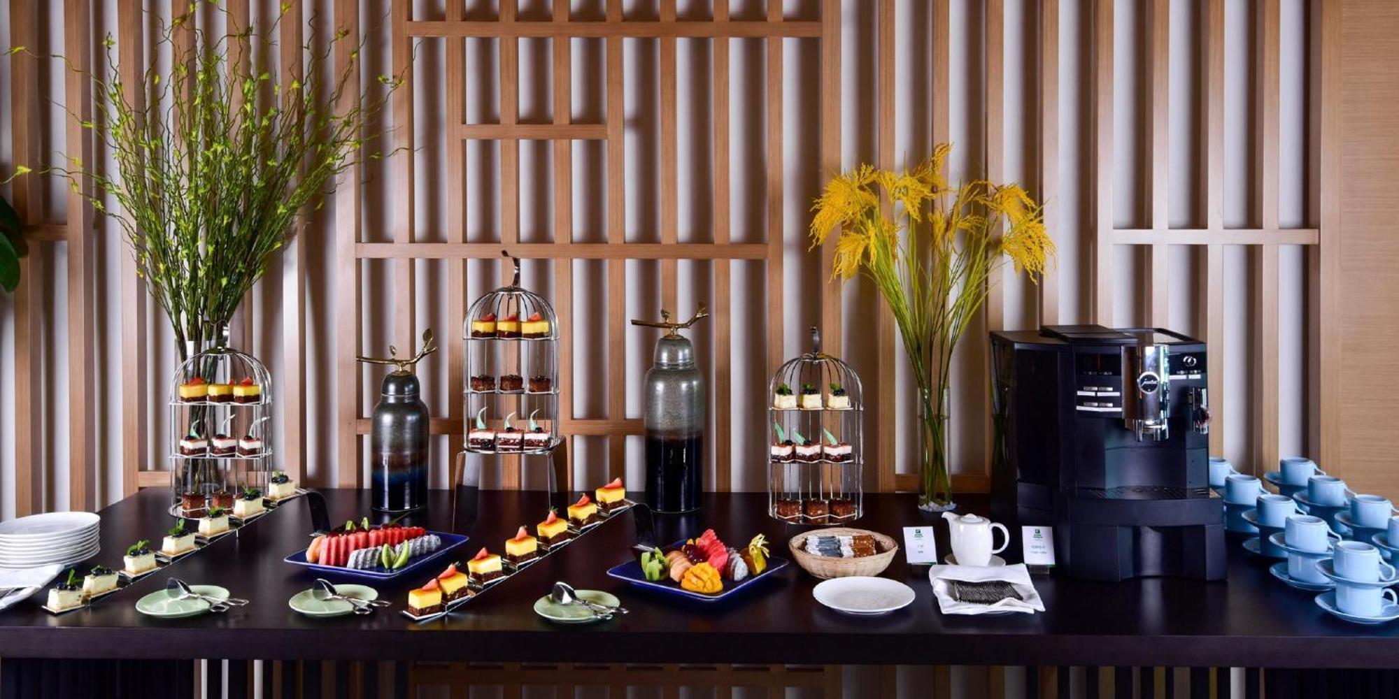 Holiday Inn Haikou West Coast By Ihg Eksteriør billede